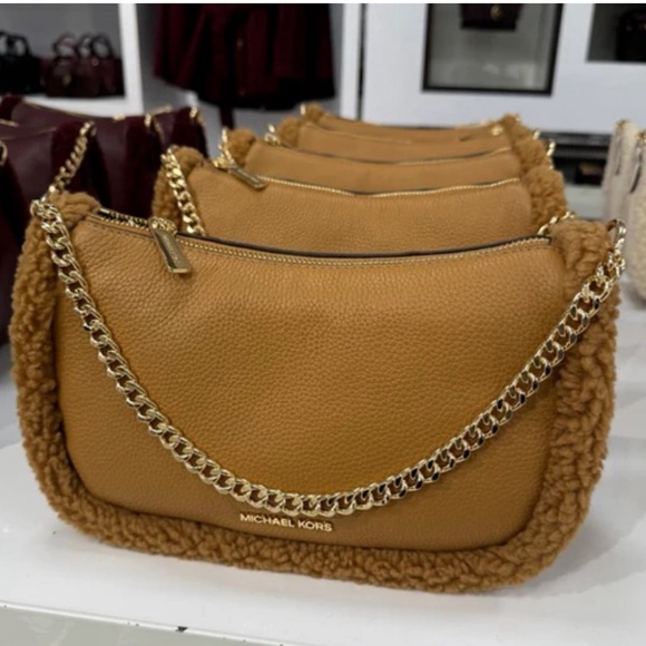 🌟MICHAEL MICHAEL KORS🌟 NWT Carmela Brown Medium Pouchette Crossbody Leather - Picture 3 of 10